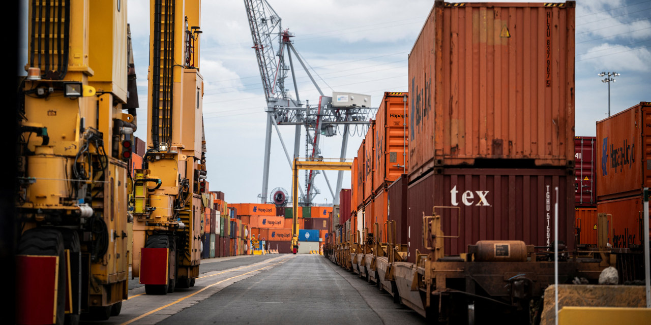 US Trade Deficit Widens More Than Expected Amid Surging Import Demand in August