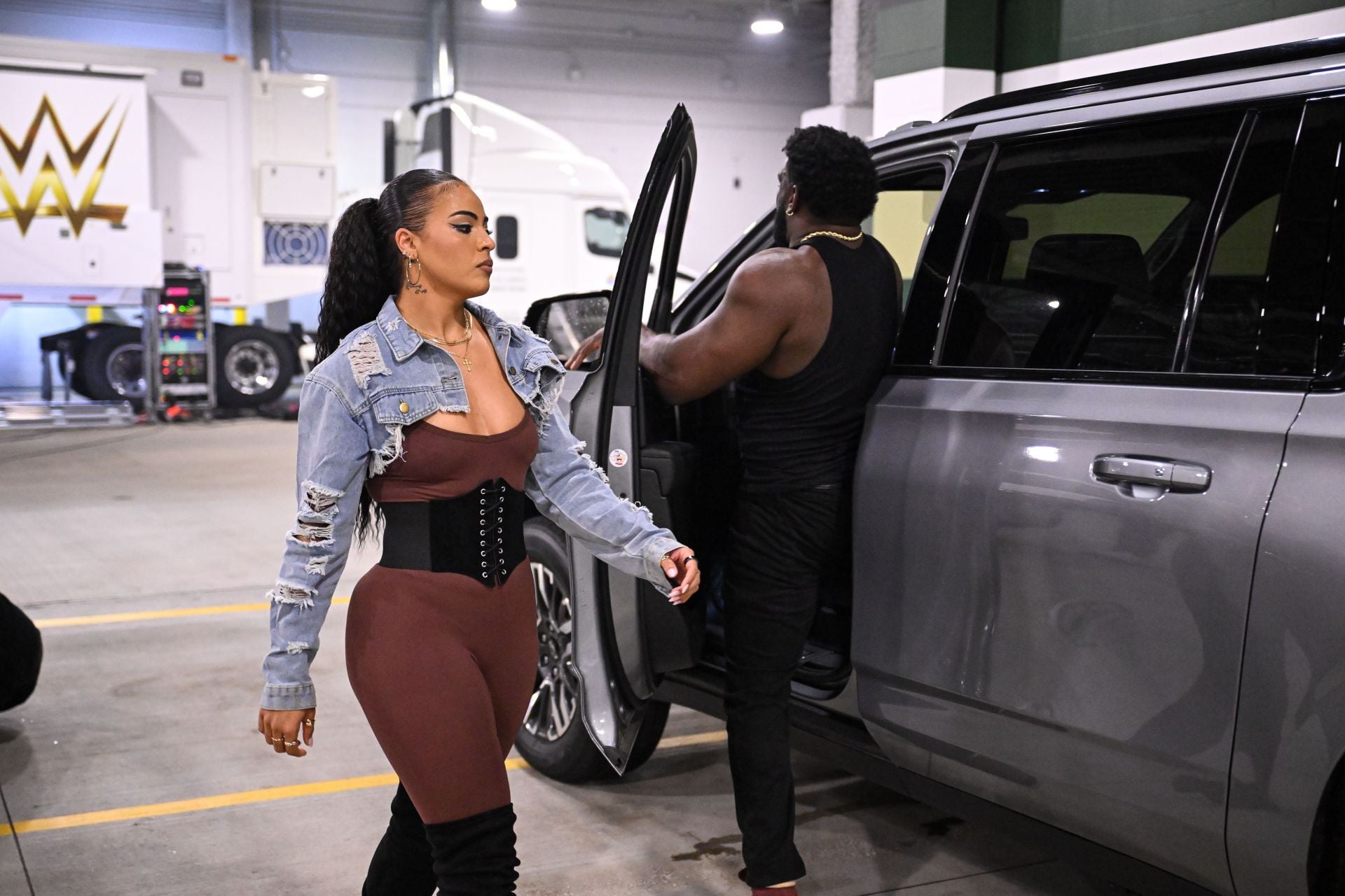 Jaida Parker joins 946 faction and strikes Jacob Fatu with a car on WWE Raw