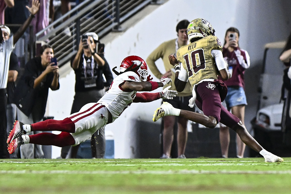 Texas A&M Powers Past Arkansas 34-7 Behind Strong Performances from Edwards and Reed