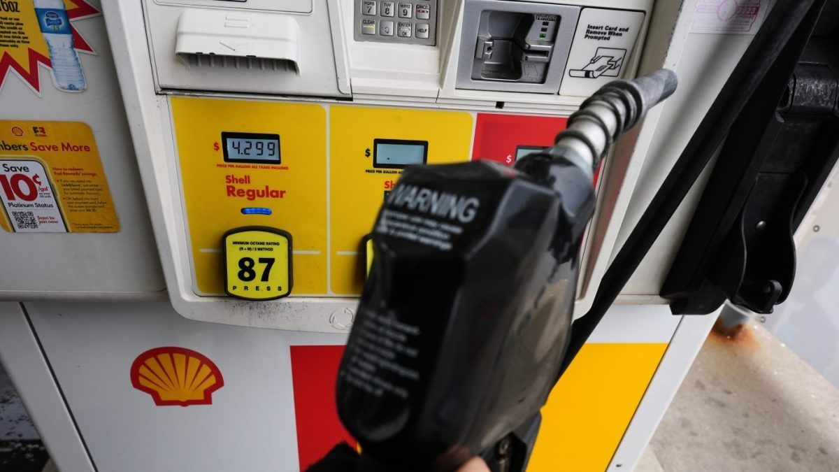 U.S. Gasoline Prices Fall Across Most States Following Tax Breaks and Reserve Releases