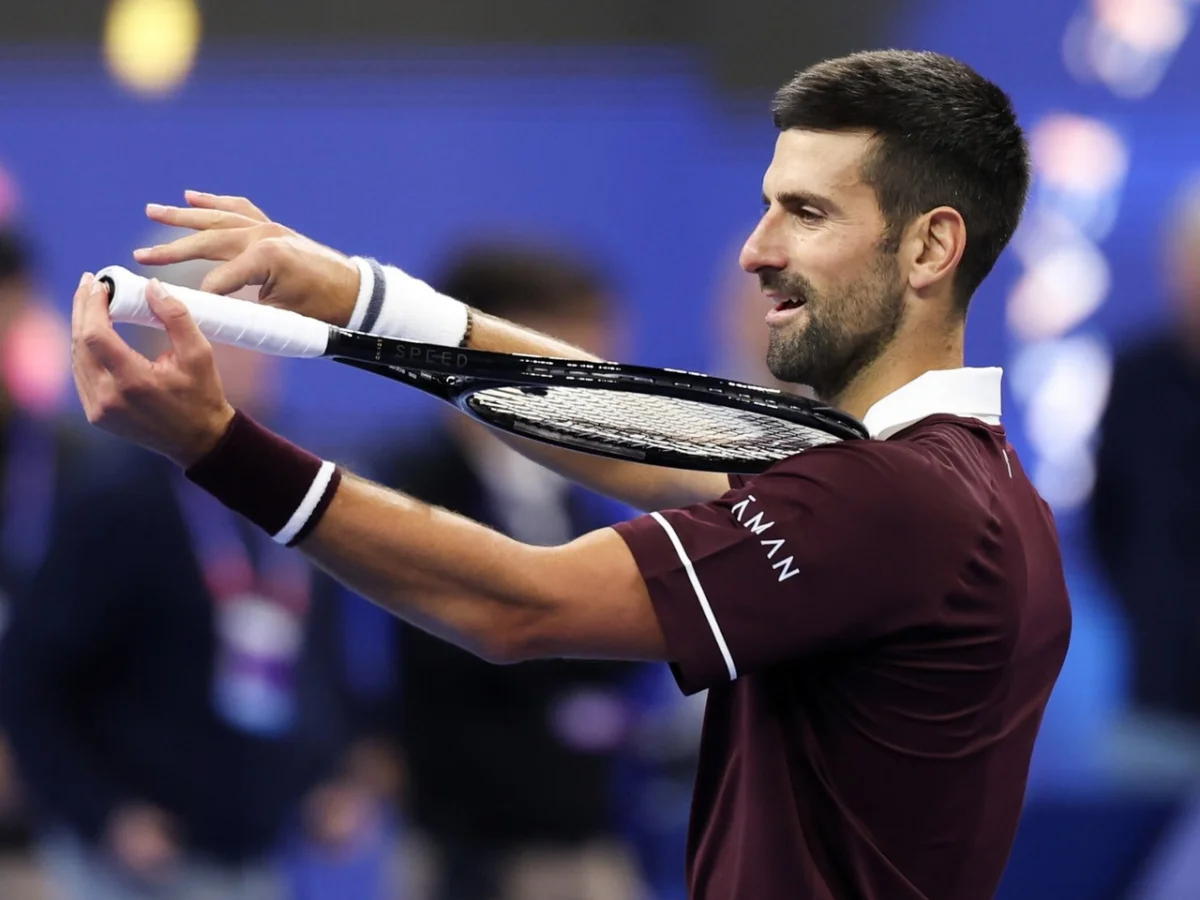 Novak Djokovic defeats Alexander Zverev to reach the China Open semi-finals.