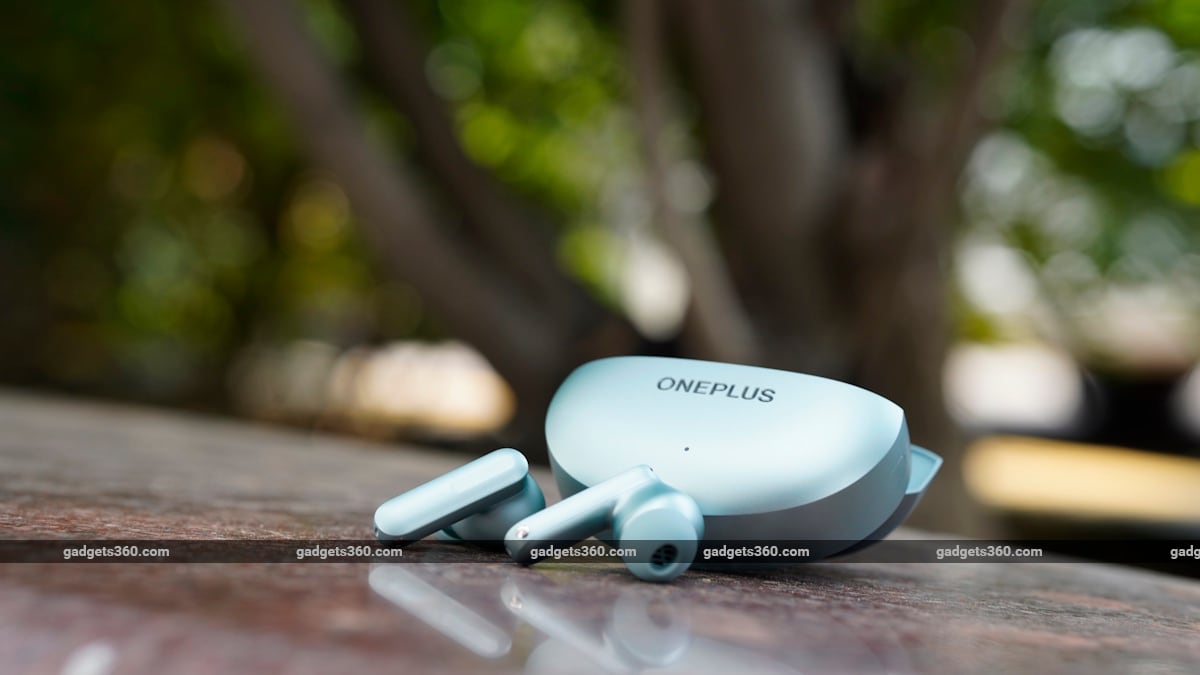 New earbud roundups feature discounted luxury models, DIY builds, and budget choices.