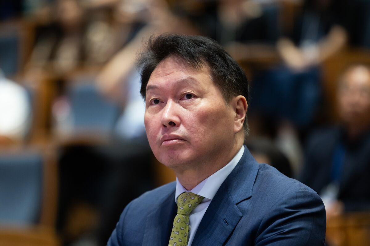 SK Group Chairman Chey Tae-won Sells $700 Million in Shares Amid Divorce