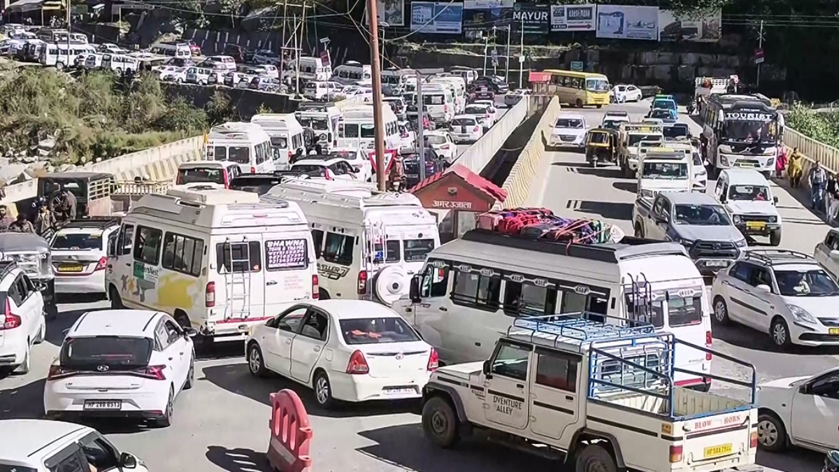 Massive weekend tourist surges create severe traffic gridlock across multiple hill destinations nationwide.