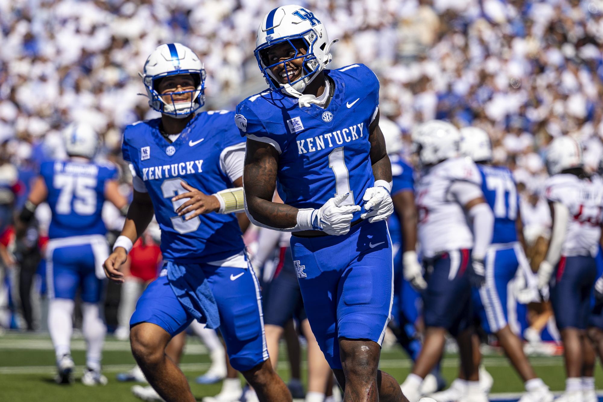 Kentucky Brings Dominant Rushing Attack Into SEC Matchup Against Depleted South Carolina