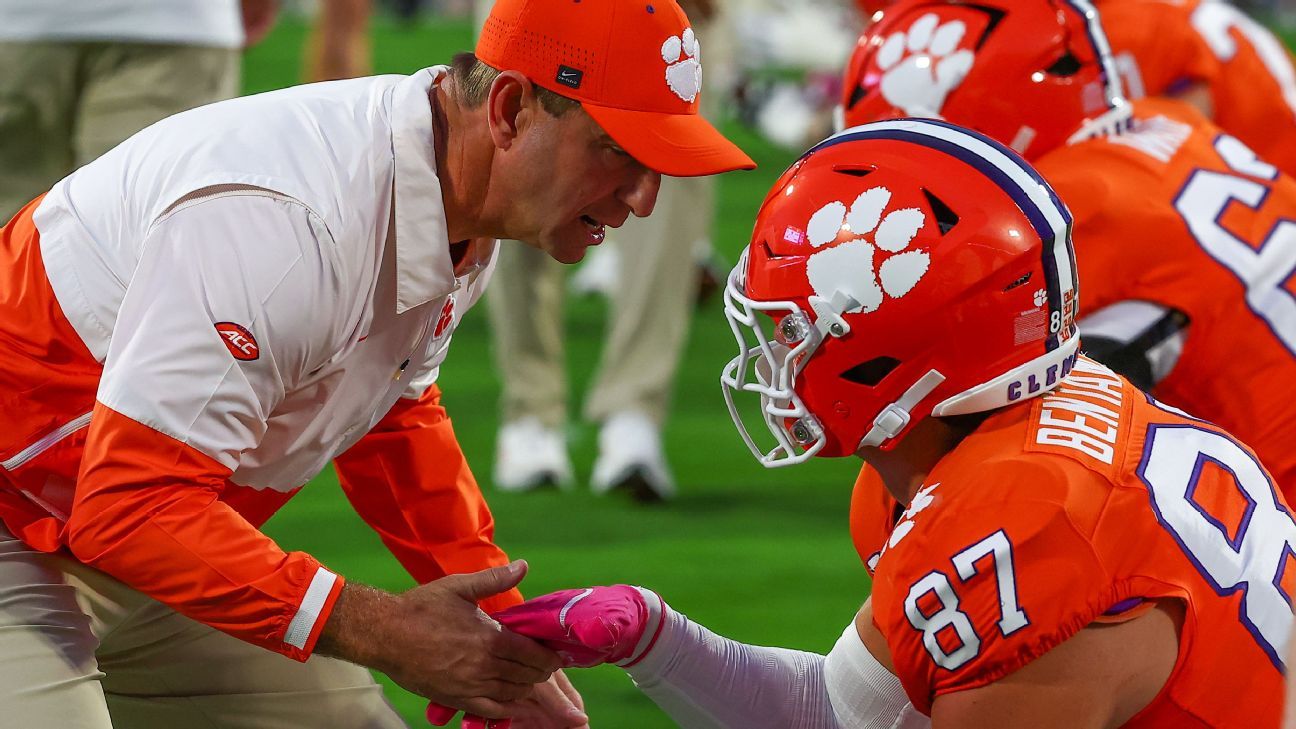 No. 4 Miami Routs Clemson 41-13 on the Road to Take ACC Lead