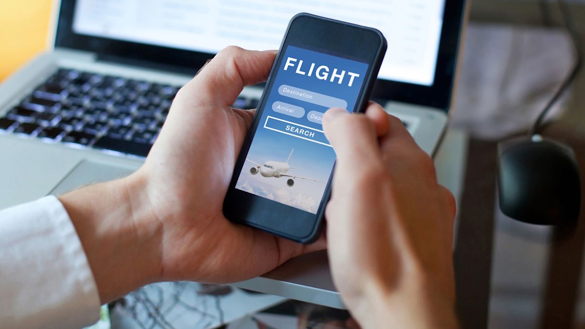 US Airfares May Stay High Despite Declining Jet Fuel Prices