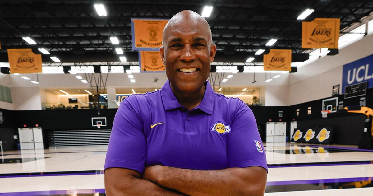 Derrin Horton replaces legendary Lawrence Tanter as new Lakers public address announcer.