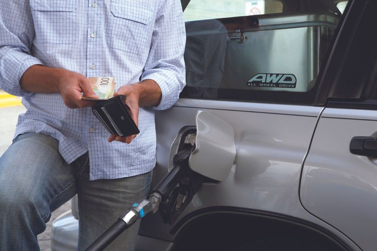 Florida Gas Prices Fall 36 Cents Below National Average After Oil Slide
