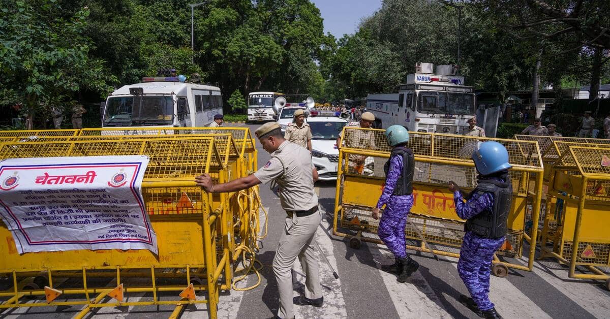 Delhi Traffic Faces Severe Restrictions During INDIA Bloc Election Commission Protest March
