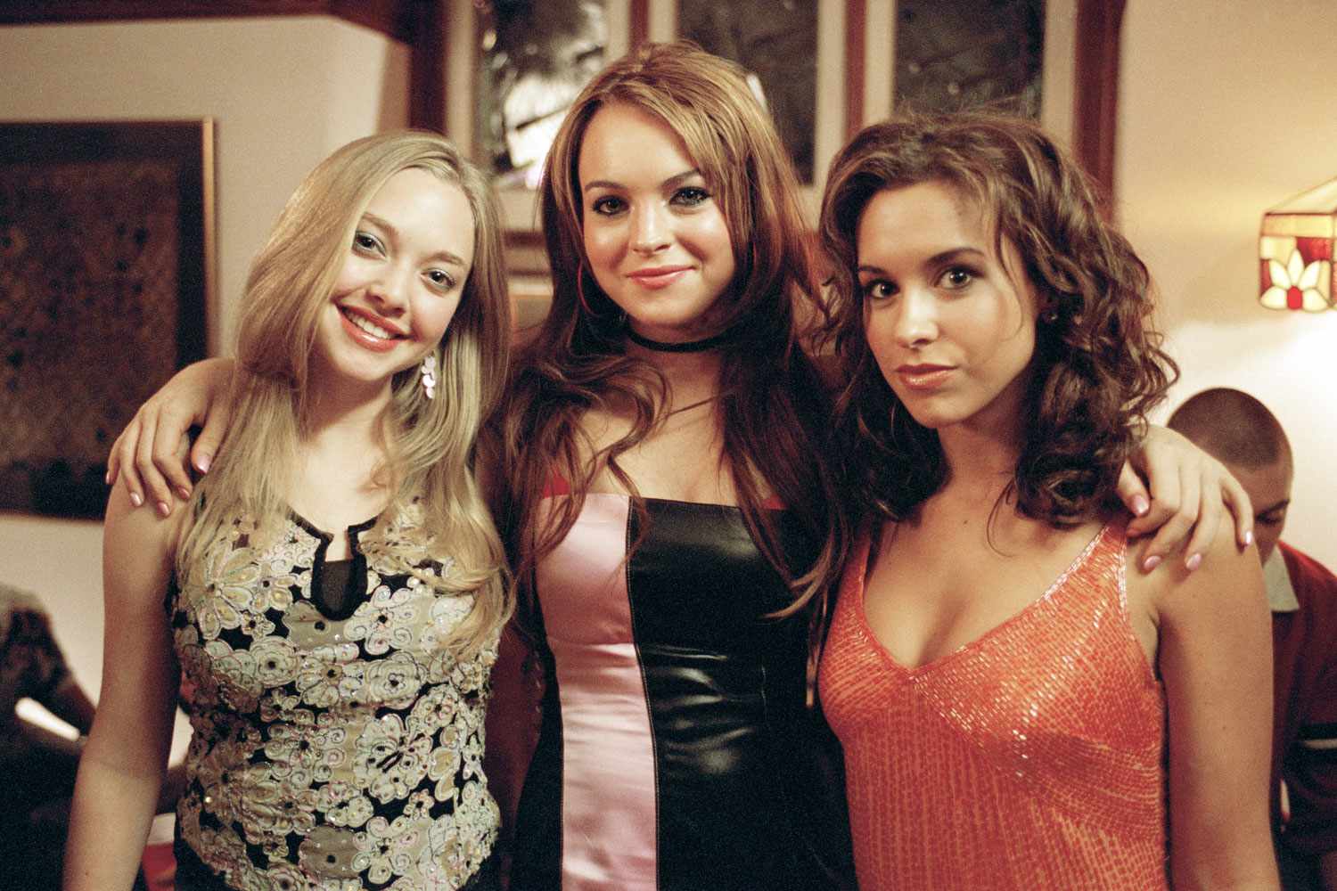 Lindsay Lohan and director Mark Waters recreate an iconic Mean Girls scene for fans