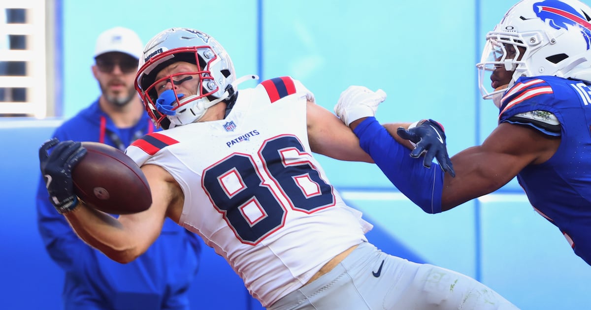 Patriots Upset Previously Unbeaten Bills Behind Drake Maye and Late Touchdown