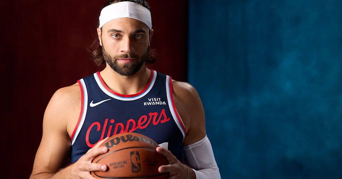 Clippers guard Max Strus faces an extended absence after suffering a torn plantar fascia.