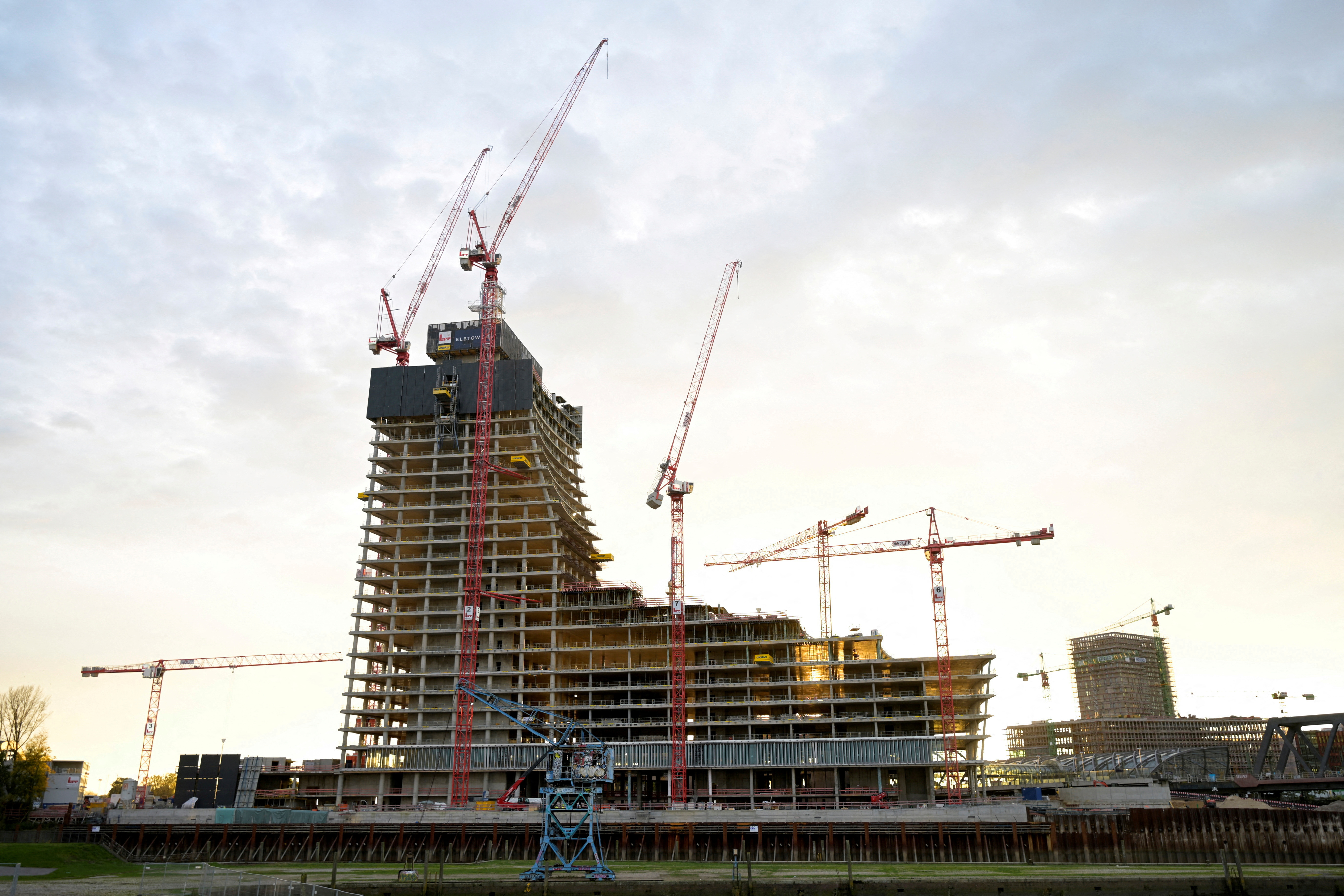 Germany and Italy Construction Sectors Shrink as PMI Readings Remain Below Fifty