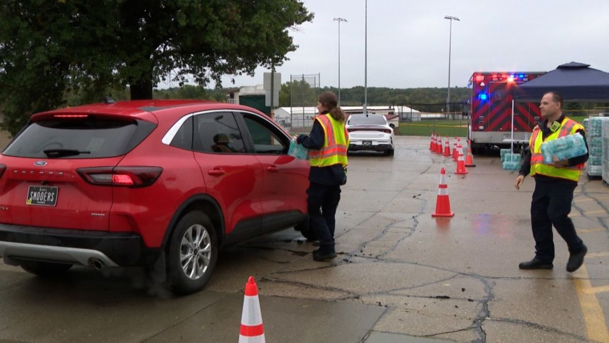 Water main breaks and failing towers leave Carlisle and Woodward under strict restrictions.