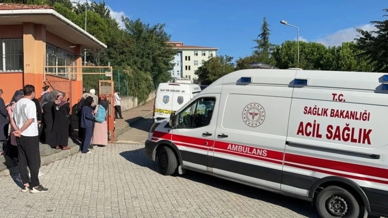Istanbul School Knife Attack Leaves Eight Students Injured, One in Critical Condition