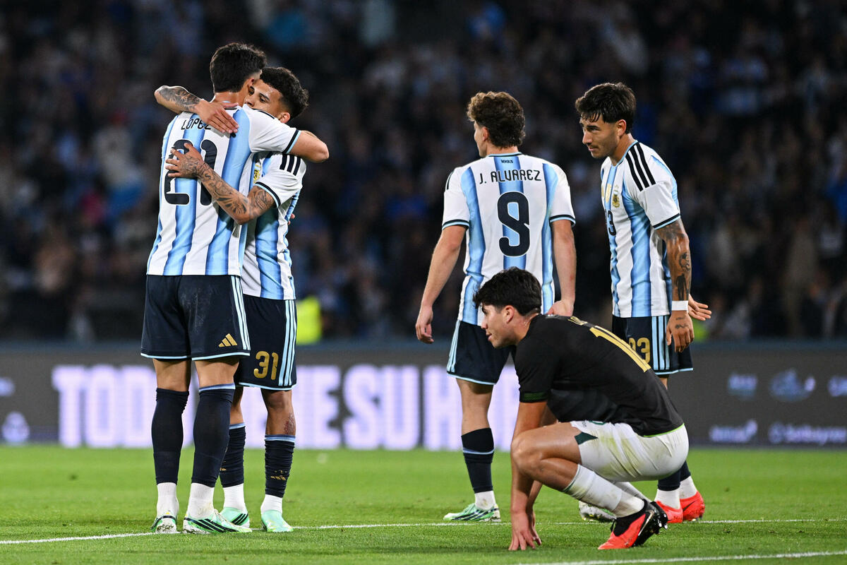 Argentina Cruises Past Bolivia 4-0 in First Match of the Post-Messi Era