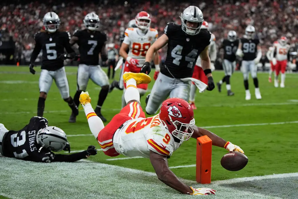 Chiefs Rally Past Raiders 30-27 Following Bold Halftime Guarantee
