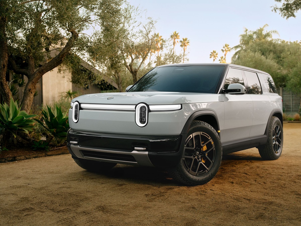 Rivian Delivers Record 19,248 EVs in Third Quarter, Holding Annual Outlook