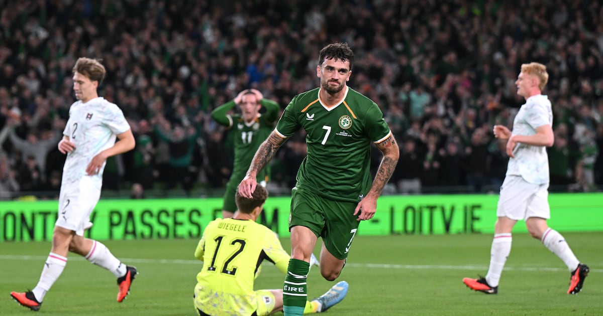 Troy Parrott scores twice as Republic of Ireland draws with Austria in Dublin.