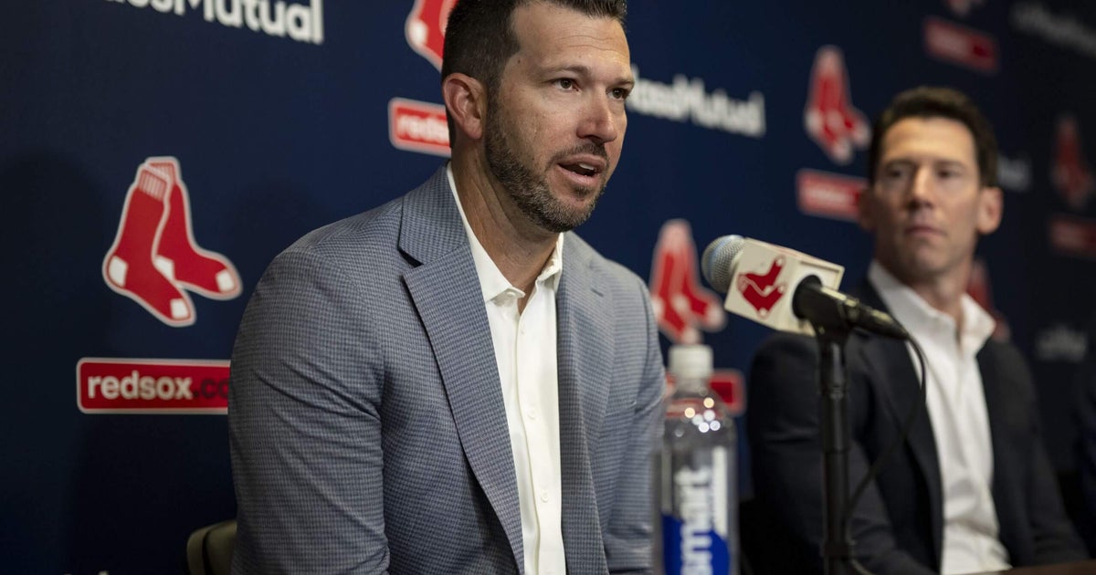 Boston Red Sox Leadership Defends Pitching Decisions and Meets With Willson Contreras