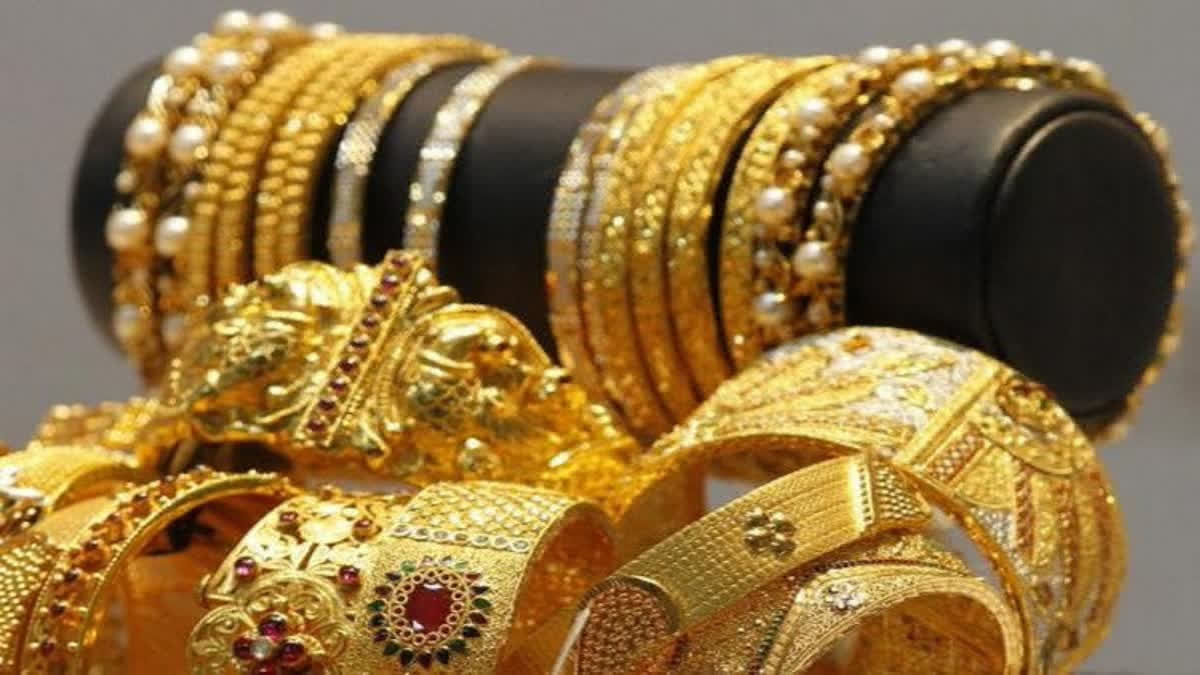 Gold futures rise to ₹1.50 lakh amid a weaker rupee and softer U.S. inflation data.