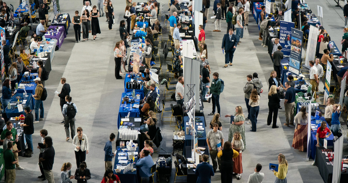 US job growth cools in September as unemployment rises to 4.2 percent